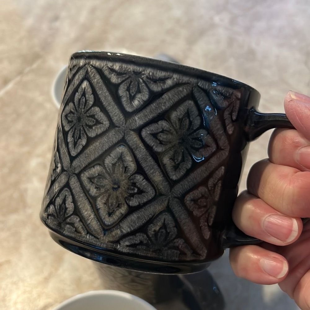 4 Gray Patterned Mugs - Picture 4 of 6